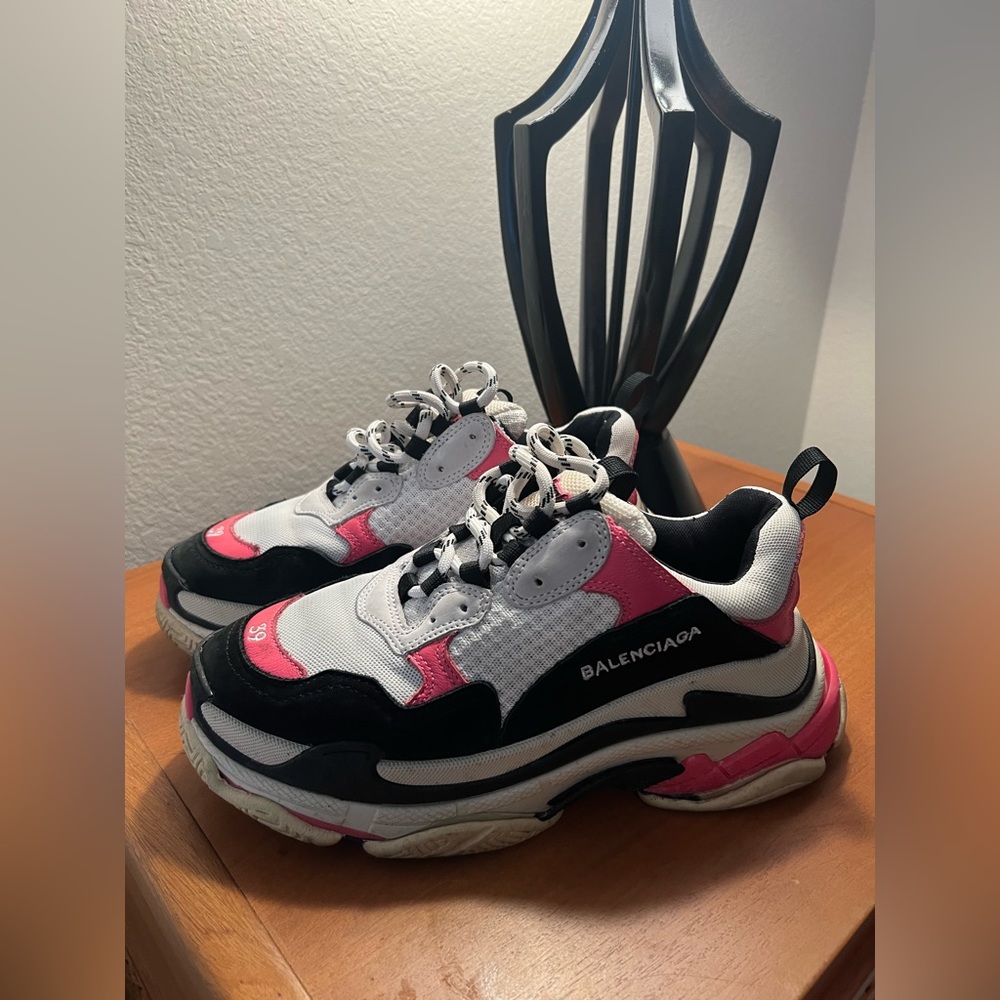Triple S Balenciagas